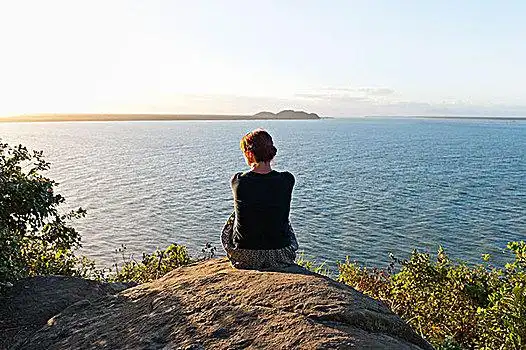 孤独的背影图片