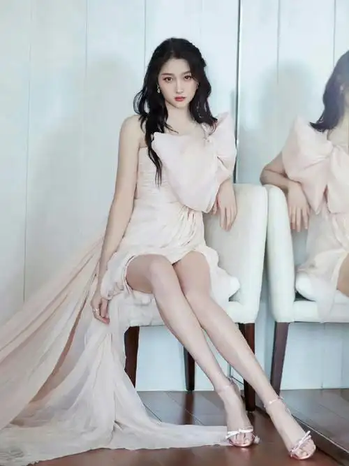 关晓彤这腿这身材这颜值谁能迷惑?