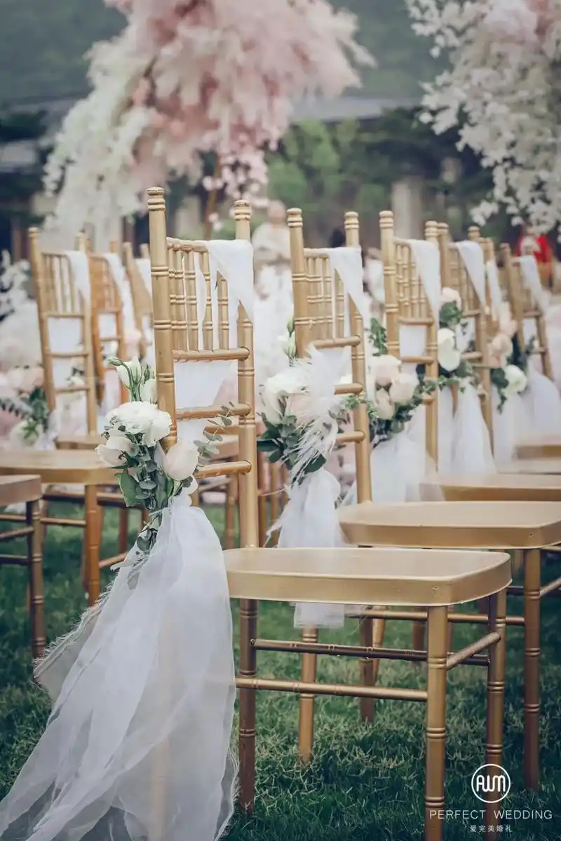 粉色简约婚礼现场,高级又大气,户外婚礼也可以是粉色