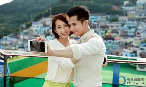 邱泽,柯佳嬿在釜山拍戏,将当地美景都收录.(图/东森提供)