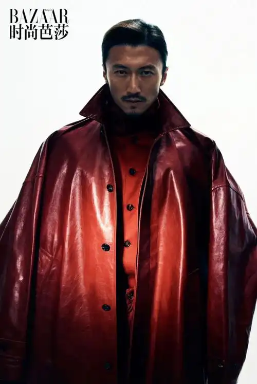 影帝谢霆锋《时尚芭莎》封面大片,对镜展现健硕肌肉硬朗身手_腾讯新闻