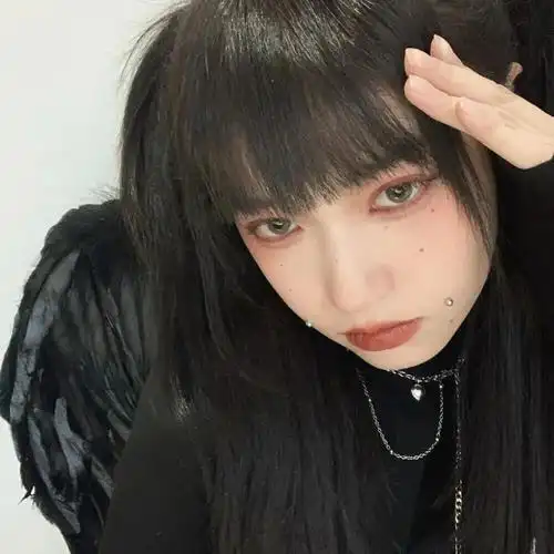 头像女生总之岁月漫长然而等待值得