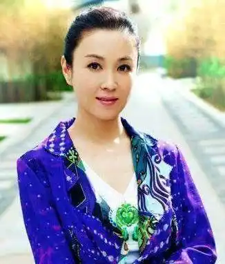 04现在的傅艺伟基本上已经没有什么新消息传来,也算是退出了娱乐圈.