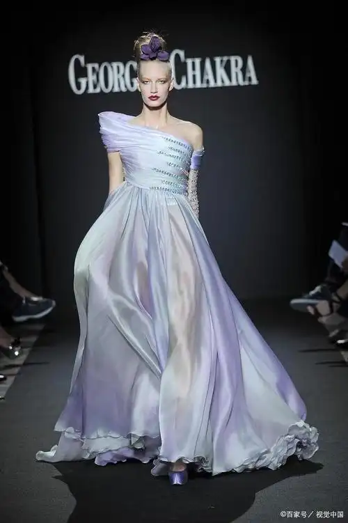 美丽与浪漫的交融——探寻星空礼服裙的魅力!