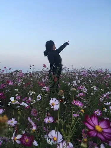 自认为拍的最有意境的一张,是美荣的背影哦