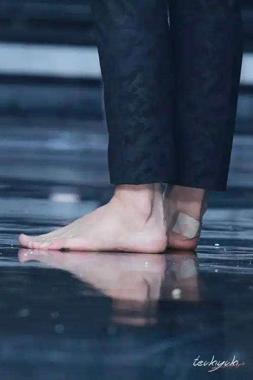 [李易峰][盘点]160404 李易峰脚踝受过的伤 是荣誉的勋章!