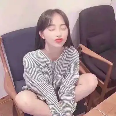 女生可爱嘟嘴头像