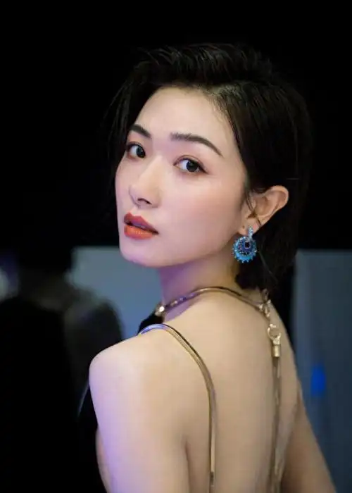 女星万茜事业巅峰期意外生子生父是谁仍是迷