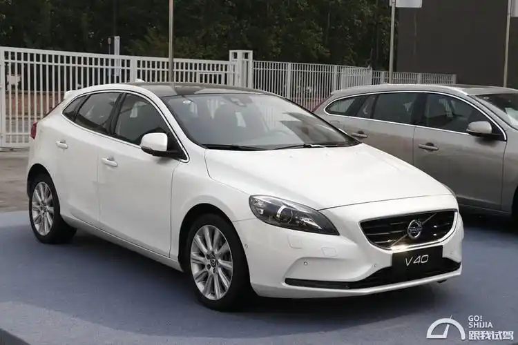 沃尔沃v40虽然也是进口的,但价格不算贵,目前也有1-2万元左右的优惠.