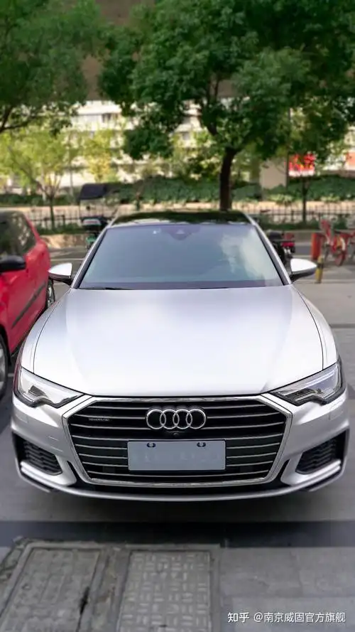 奥迪a6l电光金属钛银改色膜施工案例