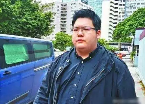 96年向华强在北京被白小航掌掴,白小航离京后,意外身亡原因不明_腾讯