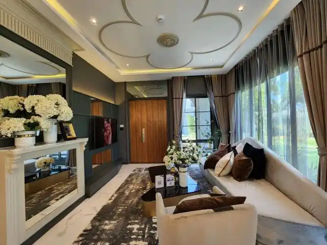 曼谷豪华别墅样板房出售