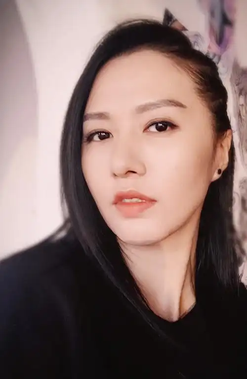 歌星谭维维的哪个眼神最美最迷人?