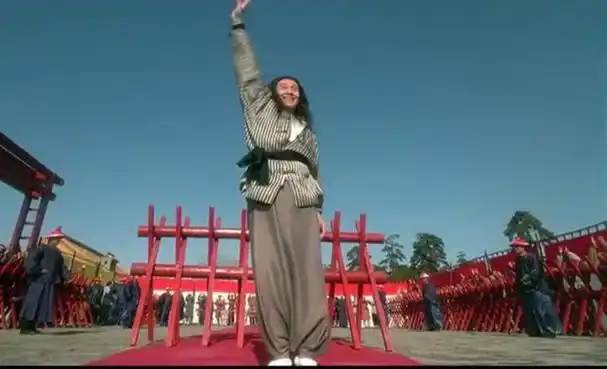1992年,周星驰拍过一部《武状元苏乞儿》,在开场那个片段几乎每一个