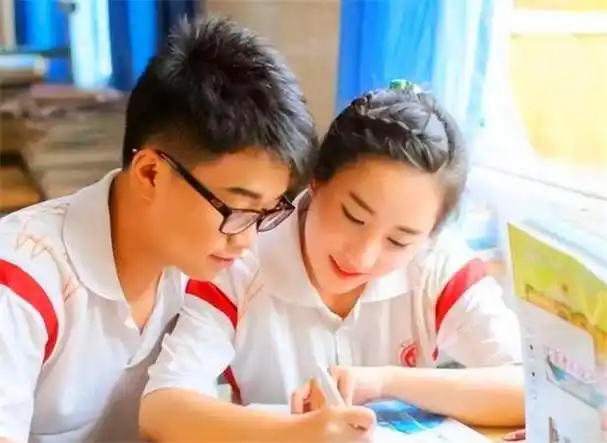 你以为初中生之间没有"猫腻",这3种"友谊",让不少学生受伤