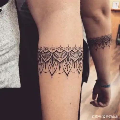 臂环纹身图案