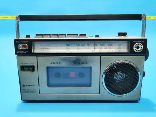 古董 民俗 老物件 二手收录机 日本三洋收录机 橱窗布置 电影道具