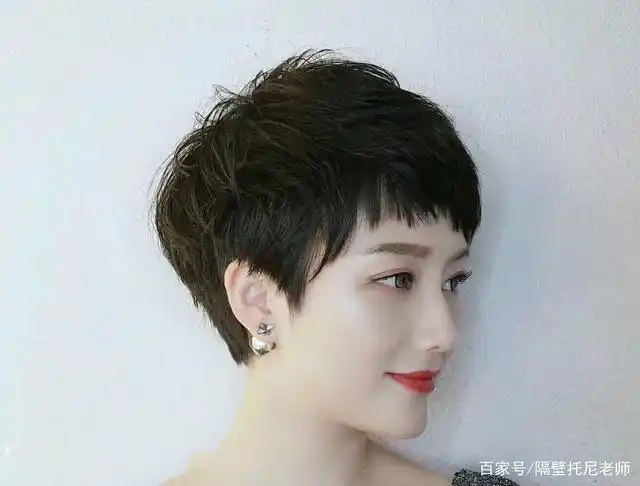 精致短发你值得拥有,想改超短发的美女看过来,发现不一样的你
