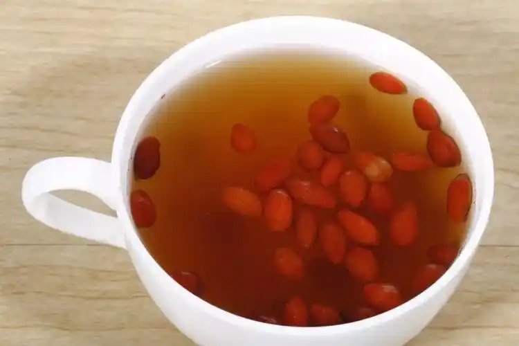 枸杞泡水真的好吗?这么多年竟然都吃错了.