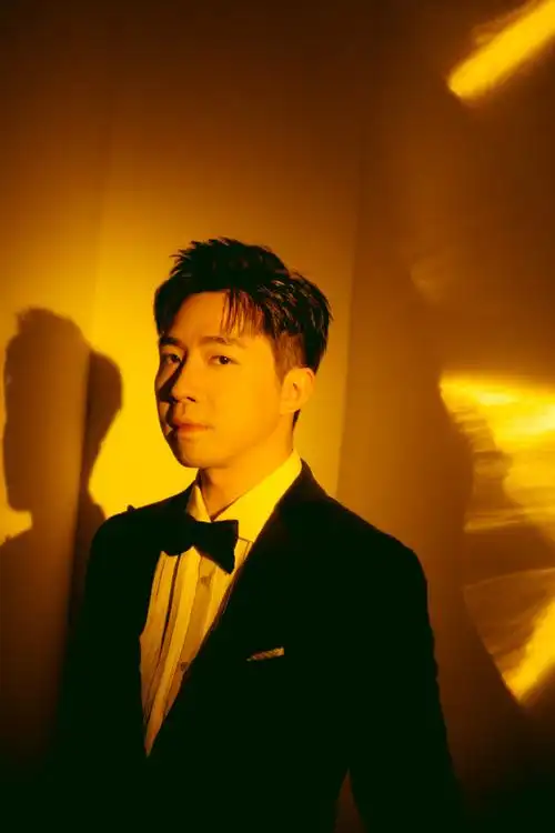 俞灏明上海电影节成熟写真图片