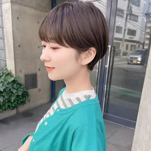 今年流行"四好"层次短发,立体蓬松很精致,适合大多数女性|发型|减龄