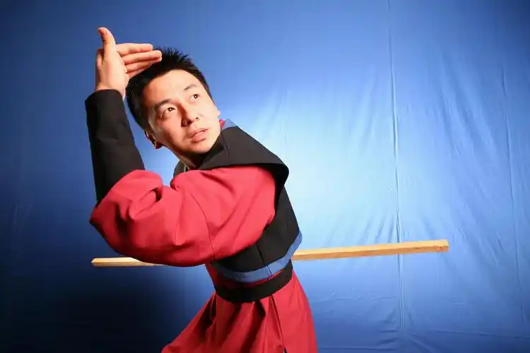 雷佳音个人资料:感谢初恋女友不嫁之恩,那个夜市卖拖鞋的男孩成了!