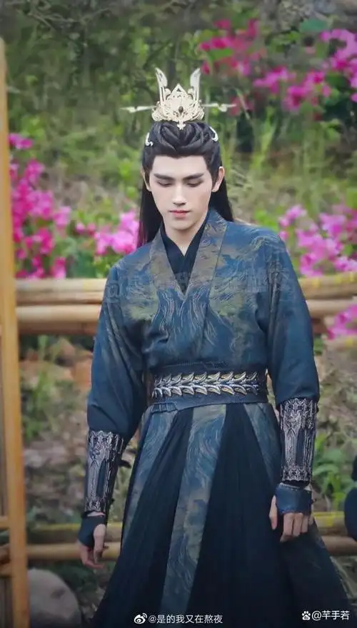 陈飞宇跟女网红的床照曝光,此前谎称自己是单身,《皓衣行》无了