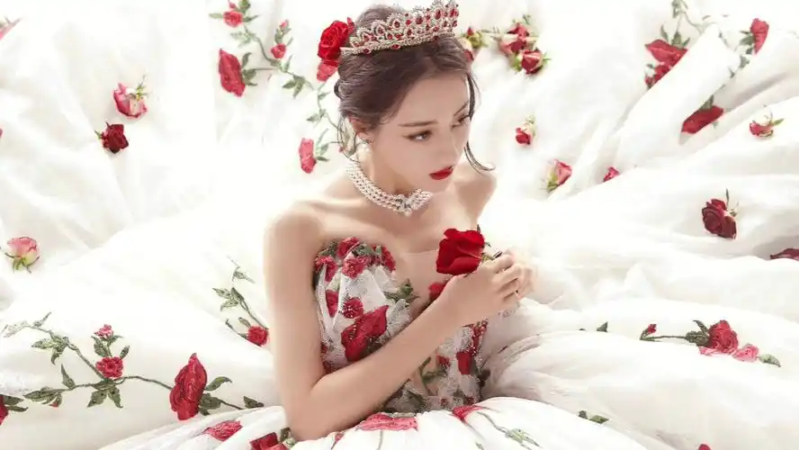 迪丽热巴迪力木拉提