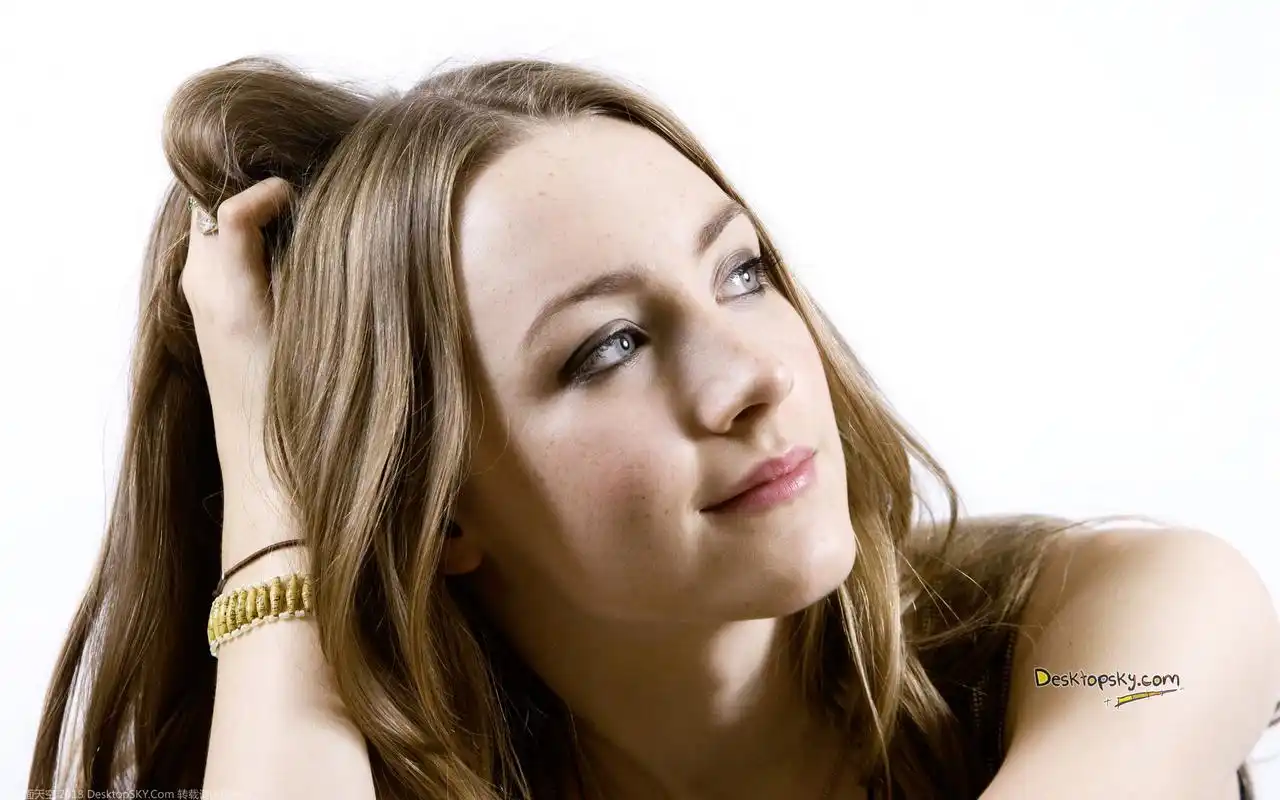 欧美可爱女星西尔莎罗南时尚性感写真桌面壁纸(二)