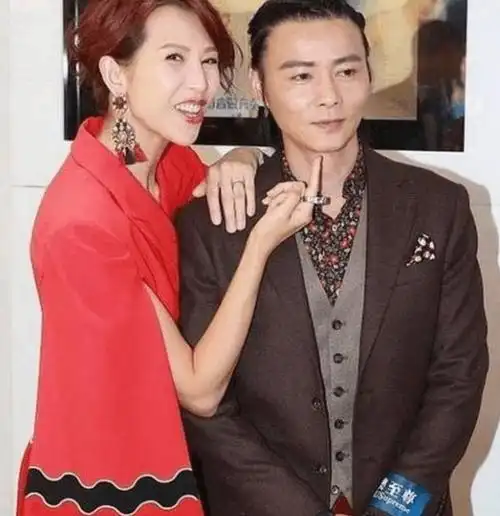 刘銮雄怎么玩蔡少芬