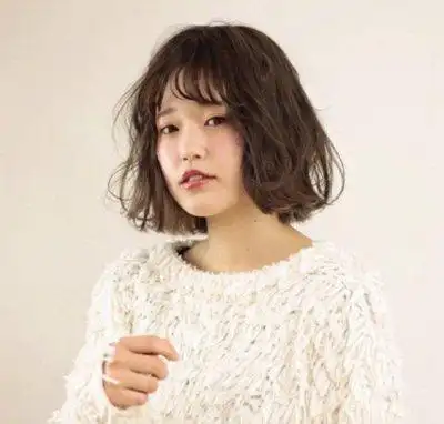 腮帮宽下巴尖是什么脸型 脸大下巴尖适合短发吗