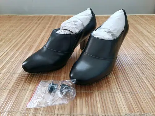 07a女春秋皮鞋37码