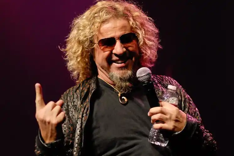 他叱咤美国摇滚乐坛可能还是最会赚钱的音乐人