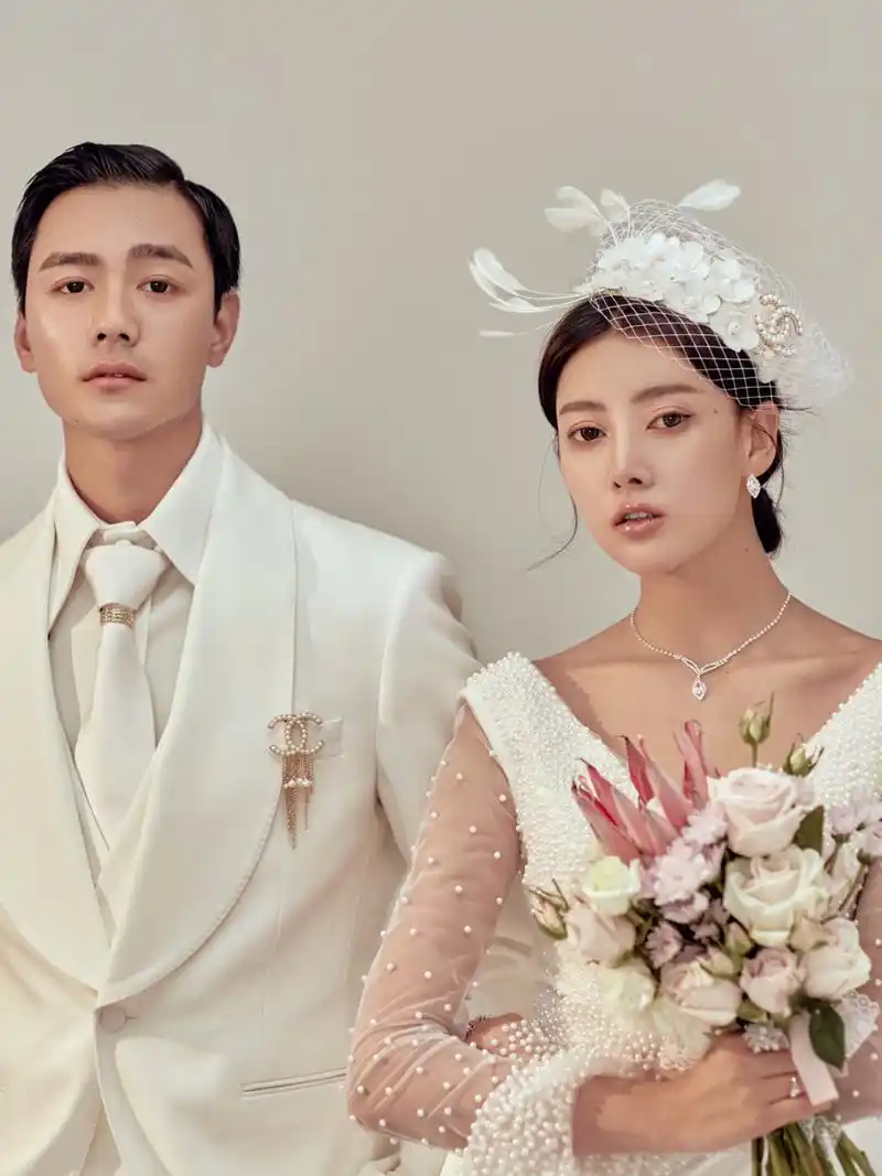 西安婚纱摄影工作室 西安网红店 婚纱照拍摄  西安婚纱照  西安婚纱照