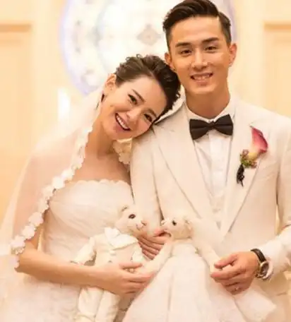 图戚薇和老公的亲密照片曝光戚薇大婚欧巴征服女汉子