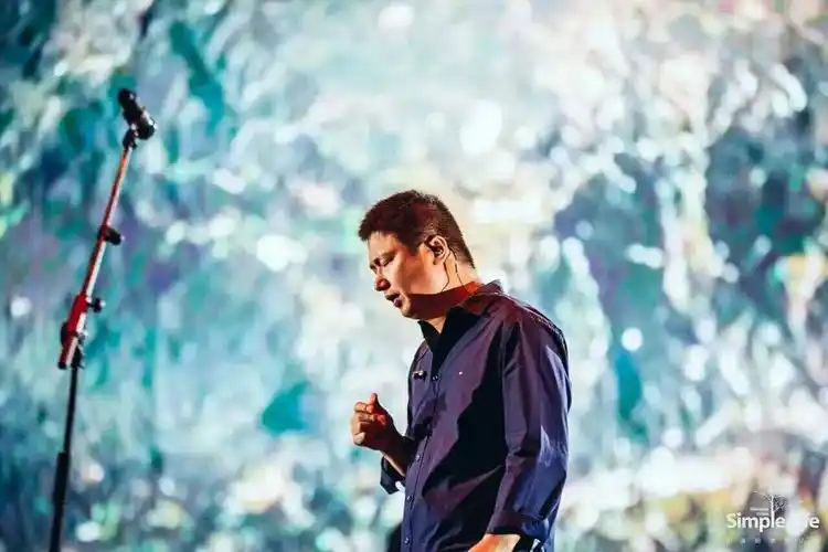 李志,用民谣写下"相信未来"