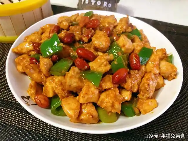 宫保鸡丁是四川十大经典名菜之一,在四川乃至全国,甚至国外都非常受