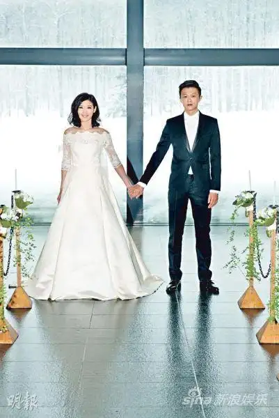 苏慧伦北海道教堂婚礼 泪水鼻涕齐流