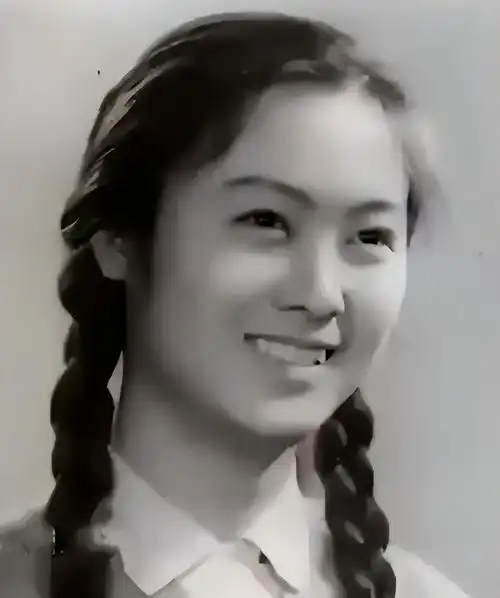 演员柏寒55岁才走红57岁离世临终将31岁儿子托付给海清