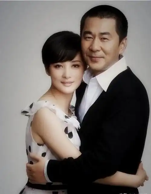 18年后,再看陈建斌现任妻子蒋勤勤,俩人过得美好如初