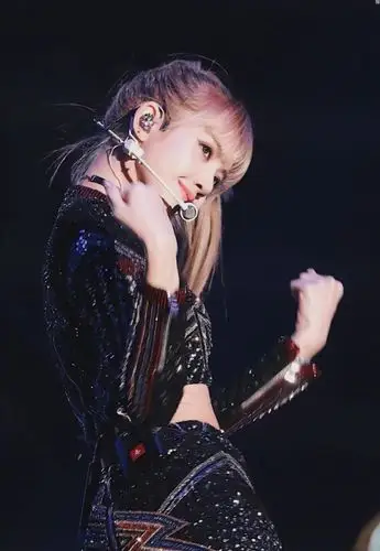 lisa舞台照分享你是一道光照亮我的世界