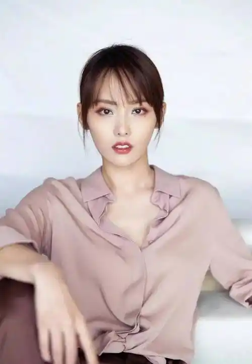 著名女演员「张嘉倪」经纪公司