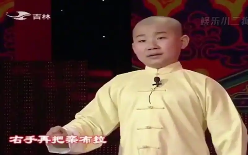 郭德纲的徒弟陶阳一战成名,在晚会上大放异彩