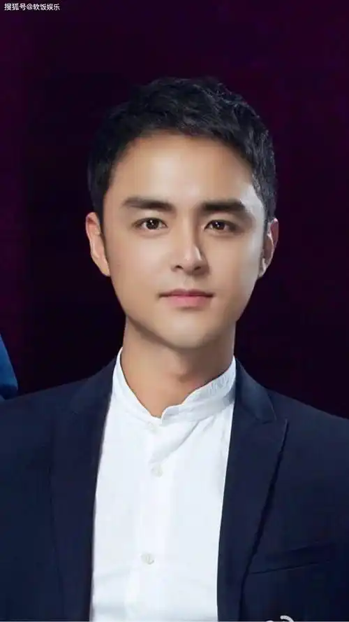 44岁知名男星明道与女粉合影!