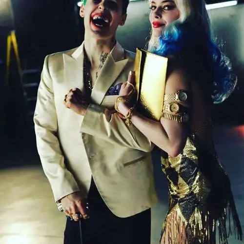 自杀小队导演大卫阿耶新放出一张小丑和小丑女的试装照zt