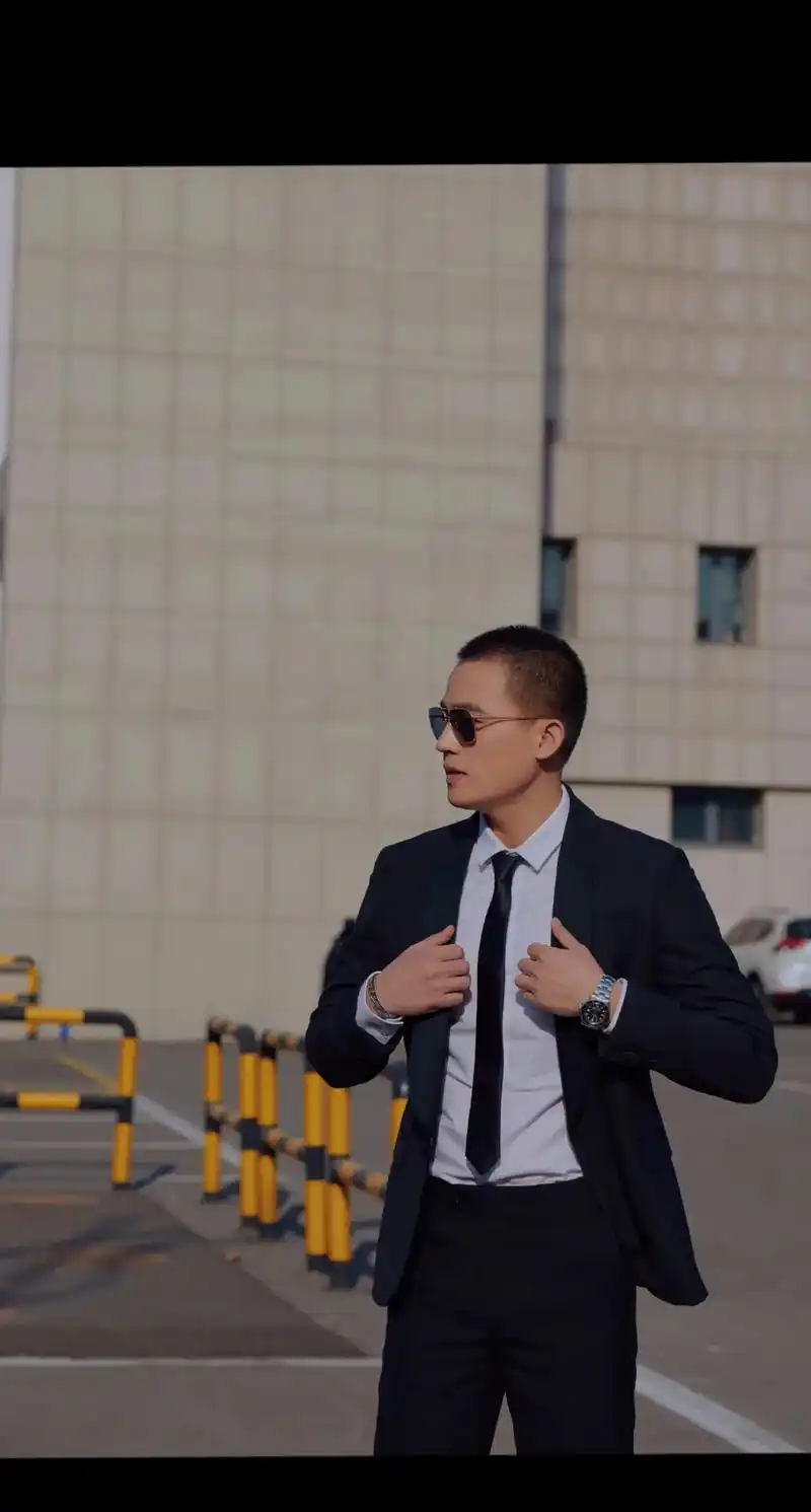 什么卷毛碎盖 寸头才是王炸#欧豪 #寸头 #西装杀 - 抖音