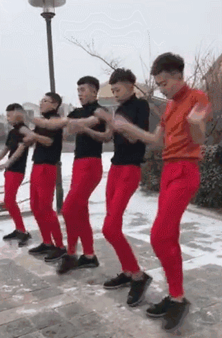 1分钟减掉全身赘肉,抖音快手健身达人明摆着在骗我学社会摇!_动作