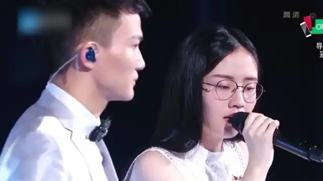 周深 郭沁《大鱼》 柔情天籁周深开嗓惊艳全场 与郭沁空灵献唱