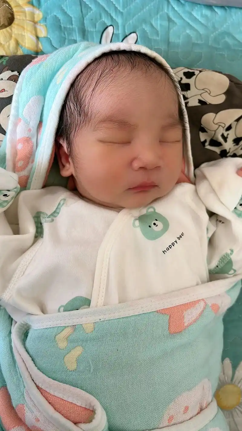 7815报喜了7815我家刚刚出生的小宝宝 #新生儿 #记录真实生活