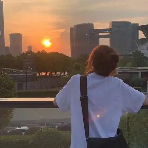 头像女生总之岁月漫长然而等待值得